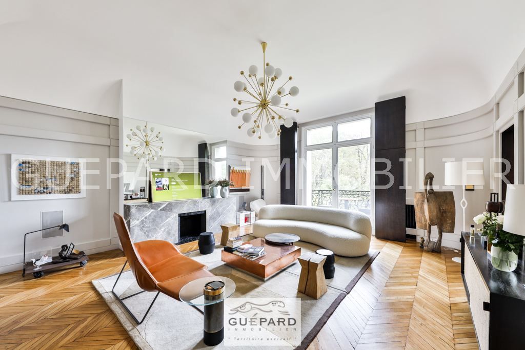 duplex 7 rooms for sale on PARIS (75008) - See details