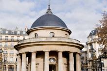 Vente d'appartements et hôtels particuliers hors marché autour du Parc Monceau : comment Guépard Immobilier garantit une discrétion totale et une clientèle ultra-qualifiée